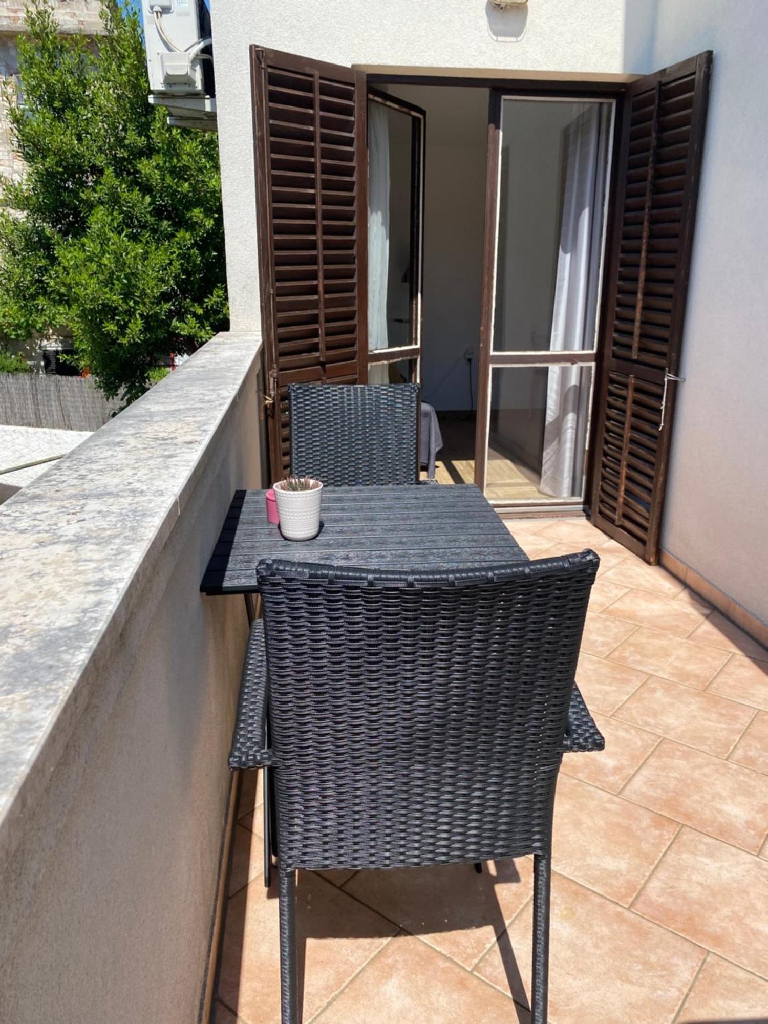 Apartments Tena With Private Parking 普拉 外观 照片