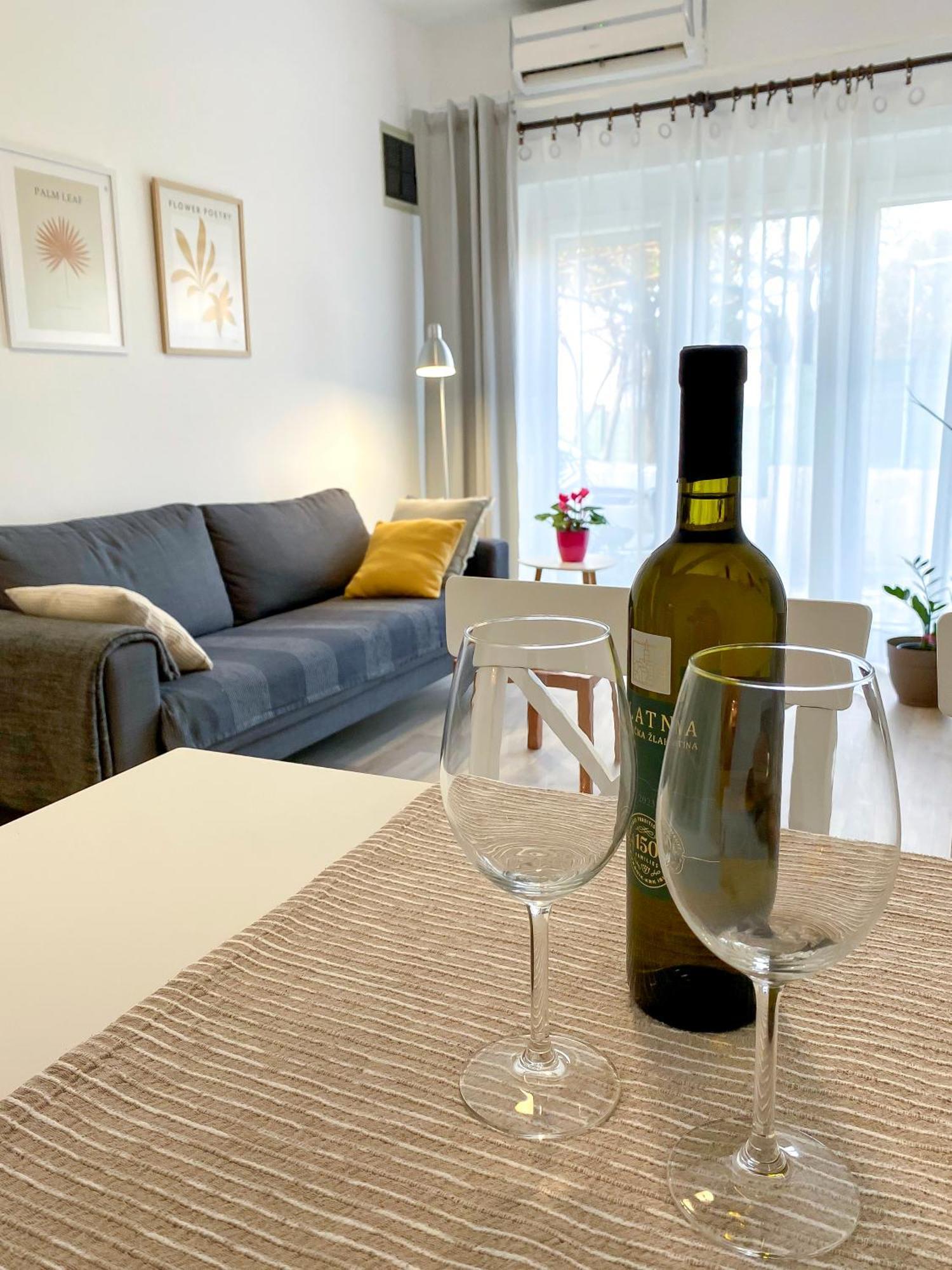 Apartments Tena With Private Parking 普拉 外观 照片